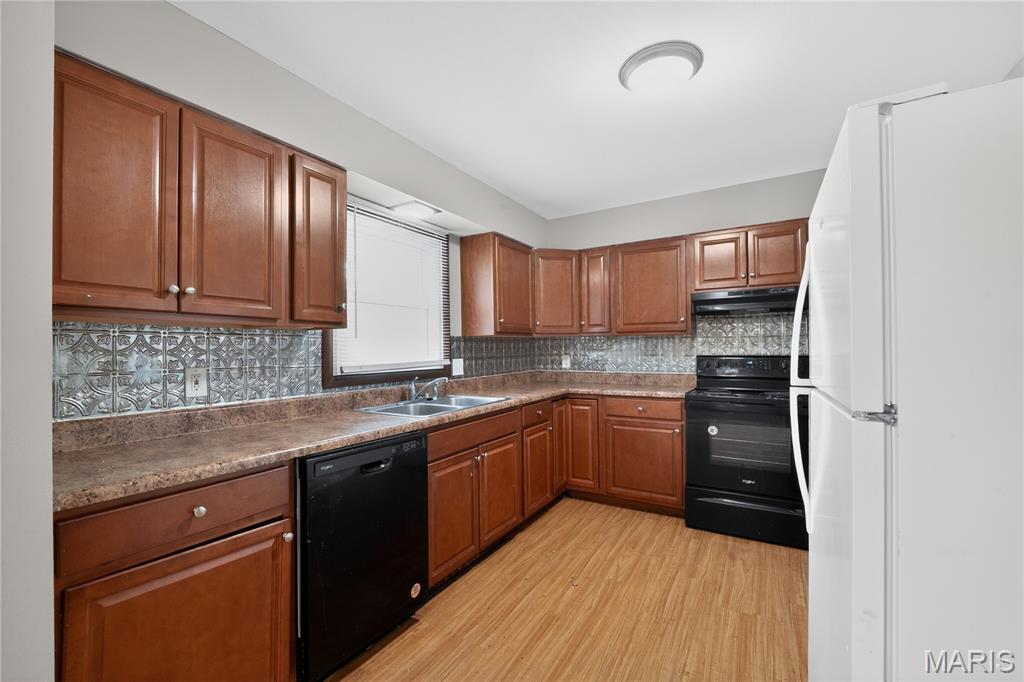 Hathaway Manor 21 - Residential