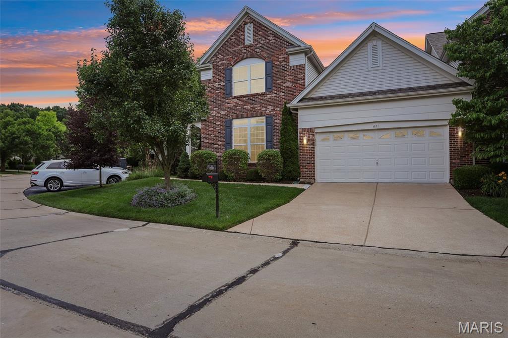 Finally, the wait is over — just in time for summer! Welcome to this beautifully maintained villa in a gated community in the heart of Chesterfield. This spacious 4-bedroom, 3-full-bath home offers everything you need, including a large chef’s kitchen with stainless steel appliances, 42-inch cabinetry, hard-surface countertops, and an oversized eat-in island.
The open floor plan features hardwood floors throughout, vaulted ceilings, and a formal dining room perfect for entertaining. Enjoy the convenience of a main-floor primary suite with a large shower, Jacuzzi tub, and main-floor laundry. Start your mornings with coffee on your private deck, or unwind in the evening with a cocktail on the spacious covered porch.
Ideally located near the Chesterfield Amphitheater, walking trails, shopping, dining, and some of the area’s best restaurants, this home offers comfort, convenience, and low-maintenance living. The only thing left to do is move in and enjoy!