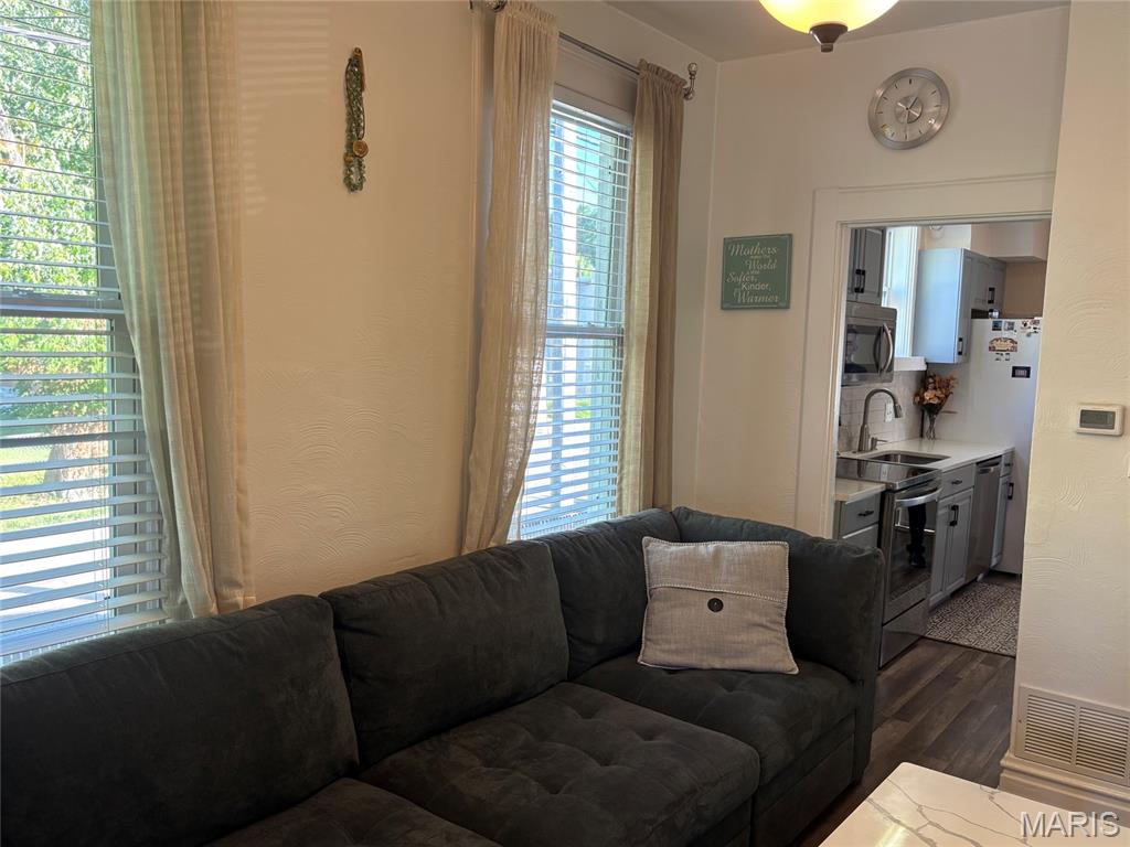 Frosts Add To Luxemburg - Residential