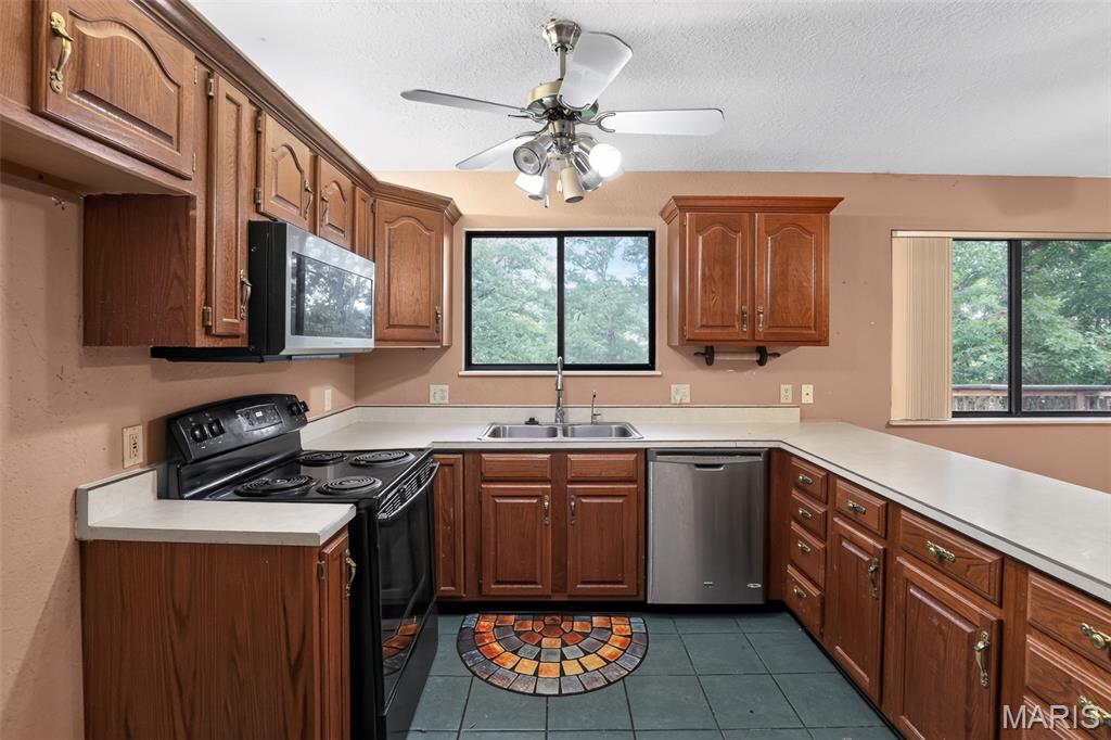 Lake Cattails 03 - Residential