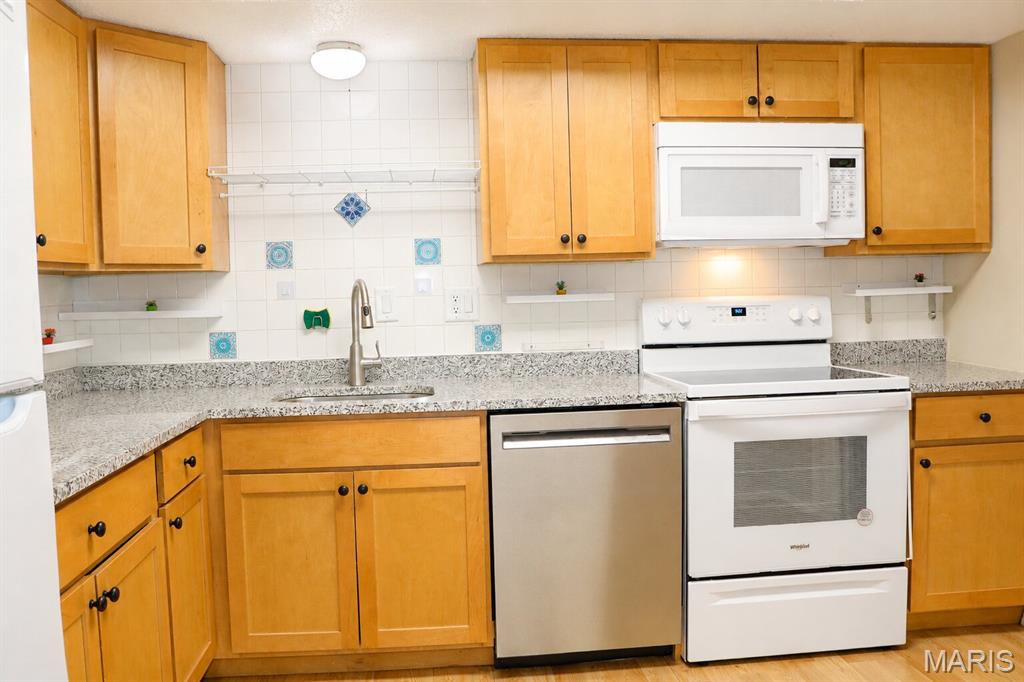 Cambridge Courts Condo - Residential