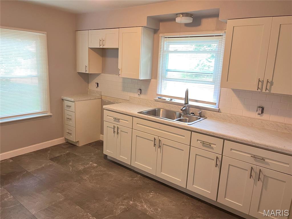 West Walnut Manor - Residential