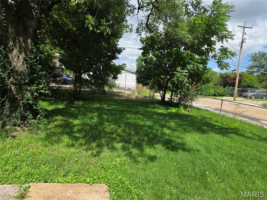 West Walnut Manor - Residential