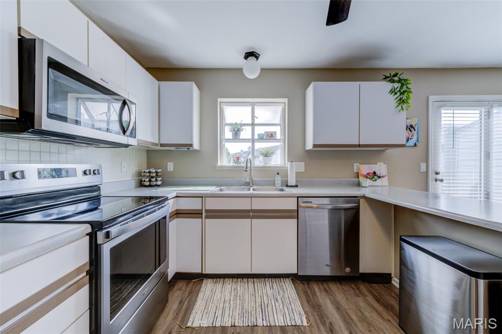 Sherman Meadows Twnhms - Residential