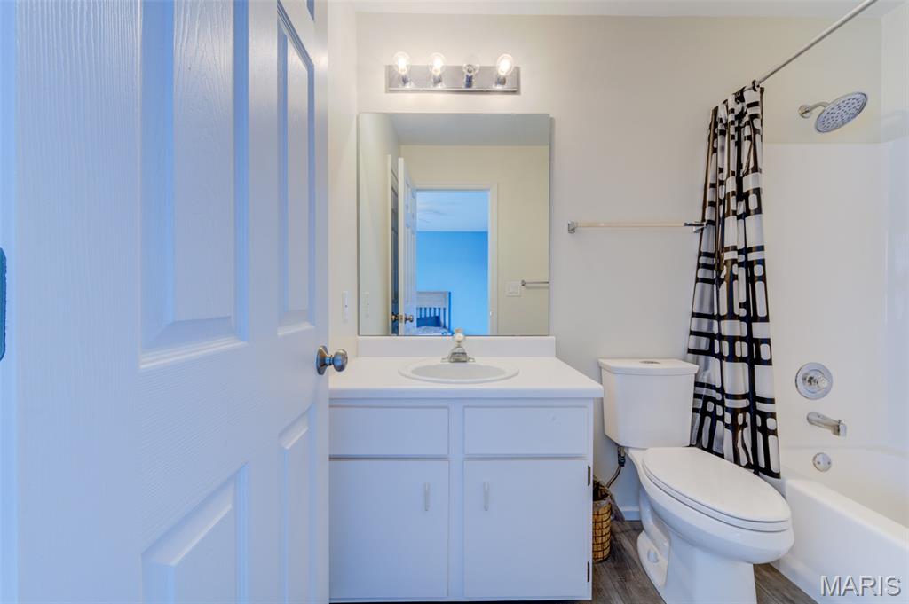 Sherman Meadows Twnhms - Residential