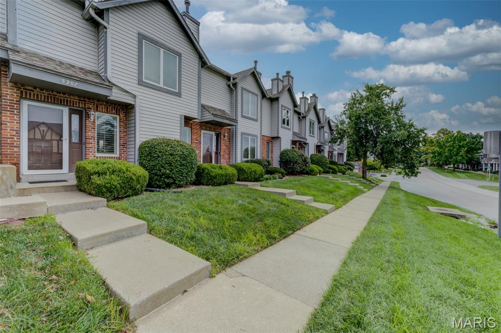 Sherman Meadows Twnhms - Residential