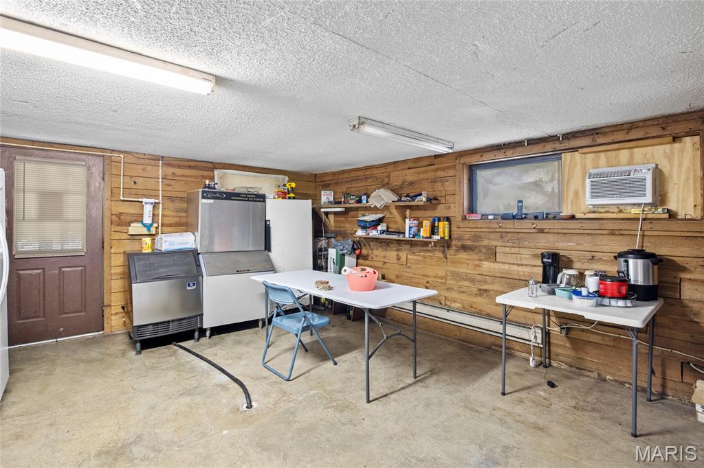 n/a - Commercial Sale