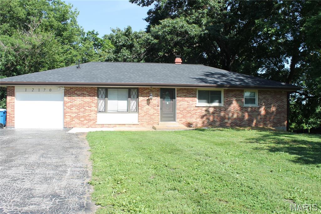 Cute ranch located in great central location and school district. Open floor plan and spacious bedrooms make this home a great rental for someone to make their cozy place. The kitchen is bright with neutral counters, stainless appliances and dining area. The sliding door leads out to the deck and large open yard. The walkout basement is partially finished with a small kitchen and full bathroom. Newer lpv flooring roof, vanity, fresh paint and 1 car garage. Come see today!
https://hermannlondon.com/apply/