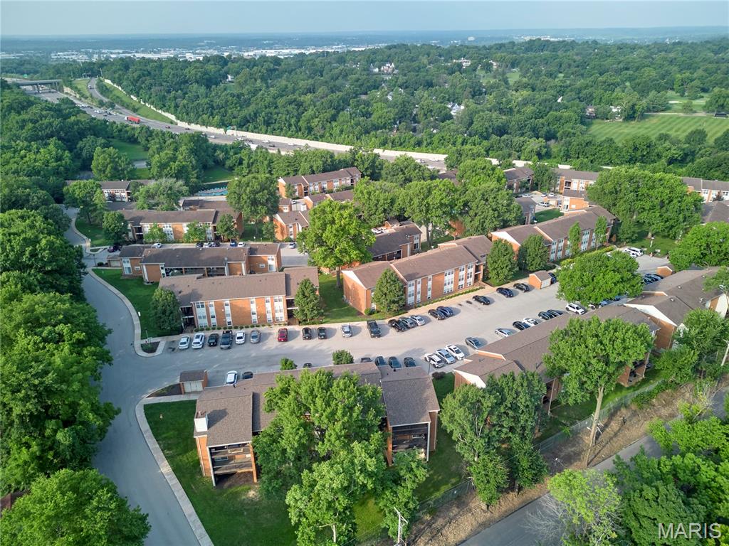 Greenbriar Condo - Residential