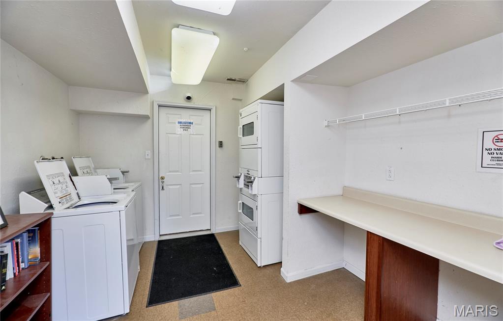 Greenbriar Condo - Residential