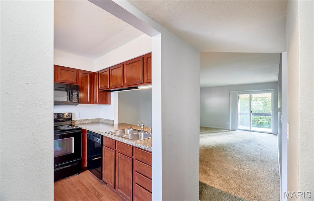 Greenbriar Condo - Residential