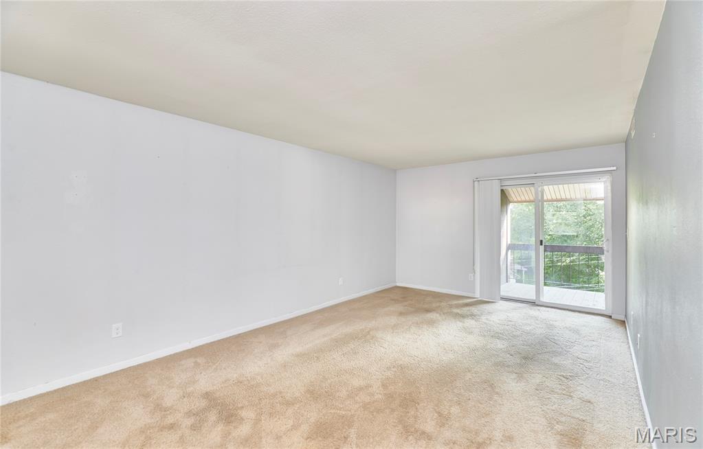 Greenbriar Condo - Residential