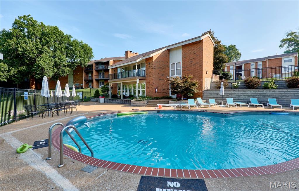 Greenbriar Condo - Residential