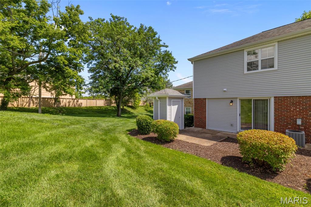 Brentwood Forest Condo Ph Six T - Residential