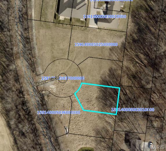 Duplex investor opportunity! These duplex lots are in a quiet neighborhood and in a central location close to schools, shopping, and hospitals. Duplexes must have full brick/stone fronts with vinyl sides and back, 1300 sq ft minimum per side.