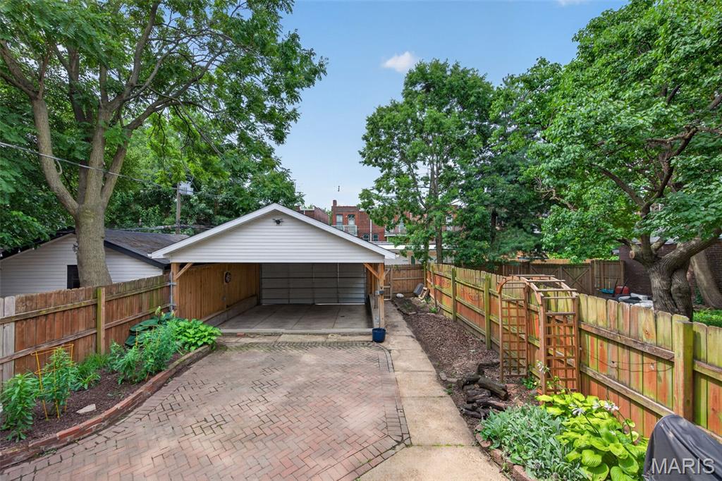 Nicholsons Add 01 - Residential