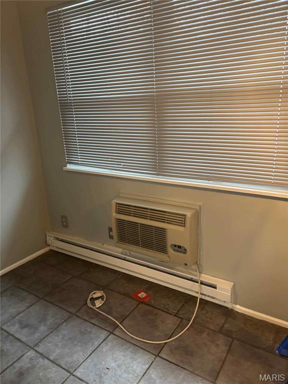 Hazelcrest Condo - Residential