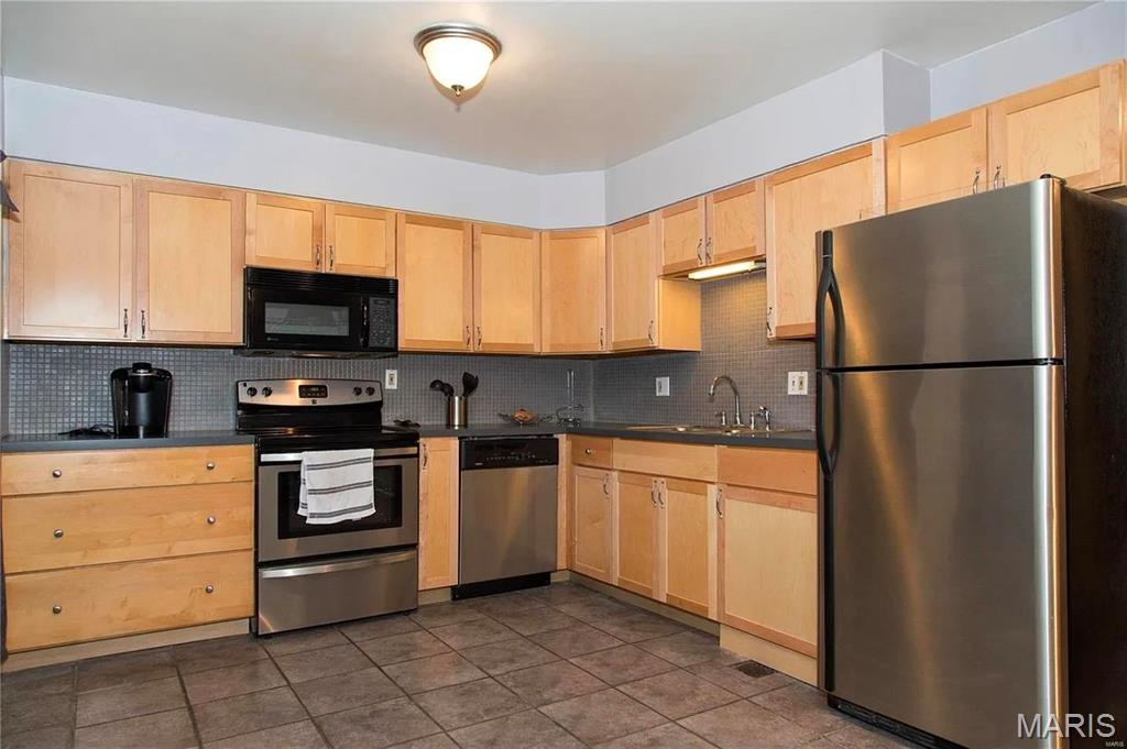 Hazelcrest Condo - Residential