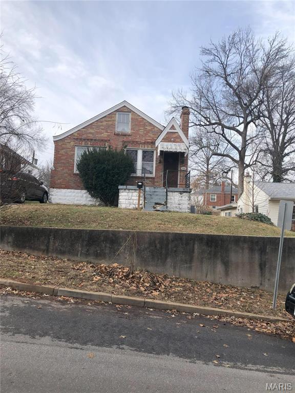 Home needs remodeling prior to occupancy.  Seller to do NO maintenance, repairs or improvements to this home.  Home is being sold in "AS IS CONDITION".