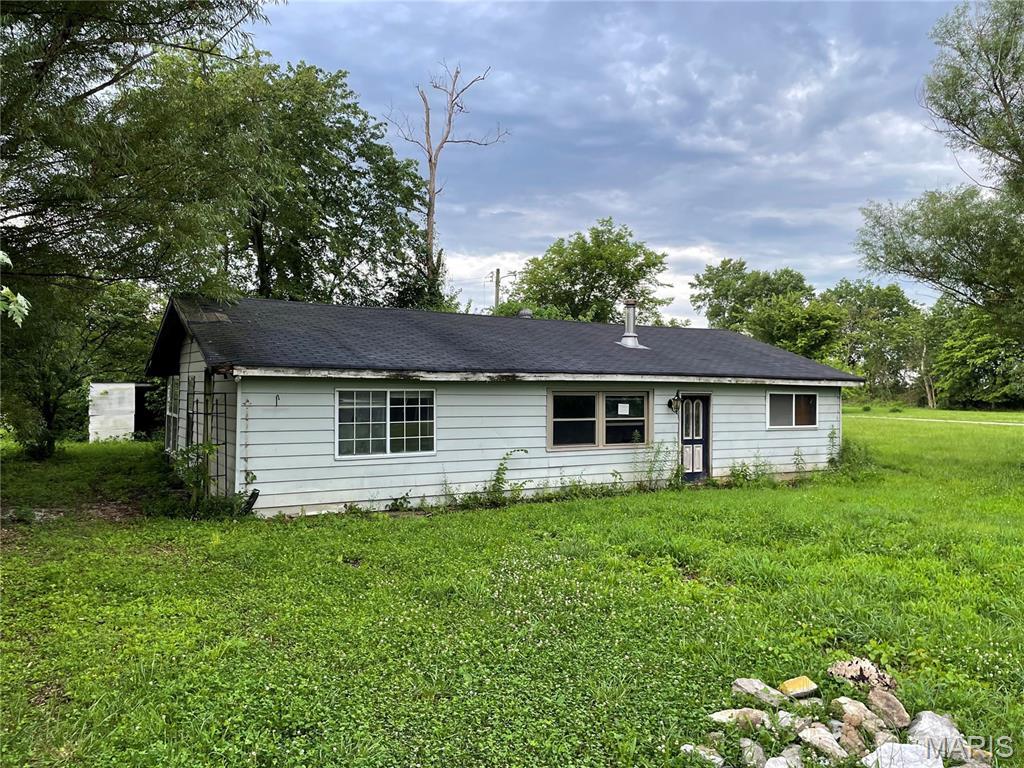Welcome to your cabin near the Mississippi River! This unique property offers a great opportunity for investors, weekend getaway buyers, or anyone looking to enjoy rural living near the water. Located in a neighborhood with access to a boat slip, you can enjoy fishing, boating, and the peaceful charm of river-area living. With an estimated ARV of $160,000, this property has strong upside potential and is ready for your vision. Whether you are looking for your next investment project or a cabin retreat close to the river, this one you don't want to miss!