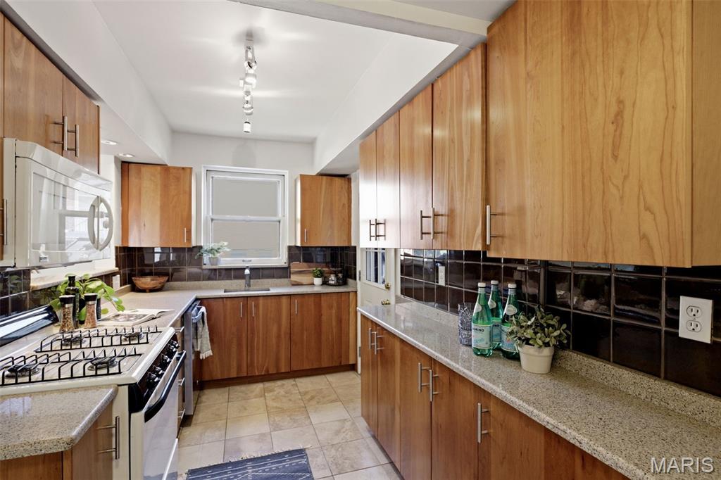 Byron Place Condo - Residential