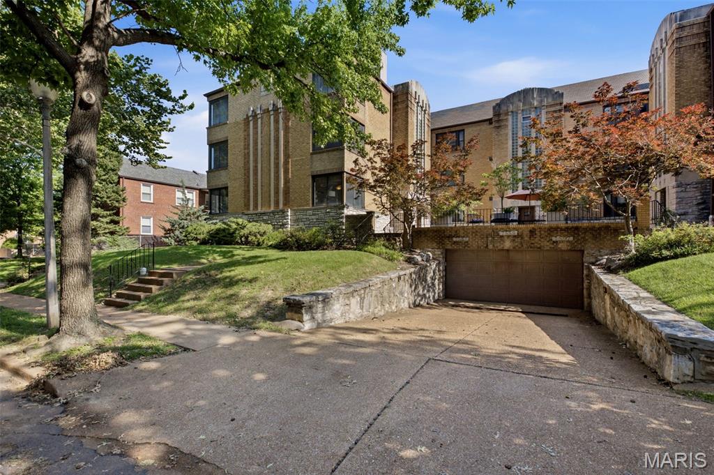 Byron Place Condo - Residential