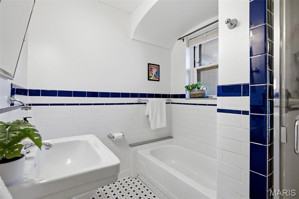 Byron Place Condo - Residential