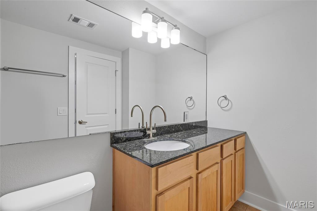 Pershing Ave Condo - Residential