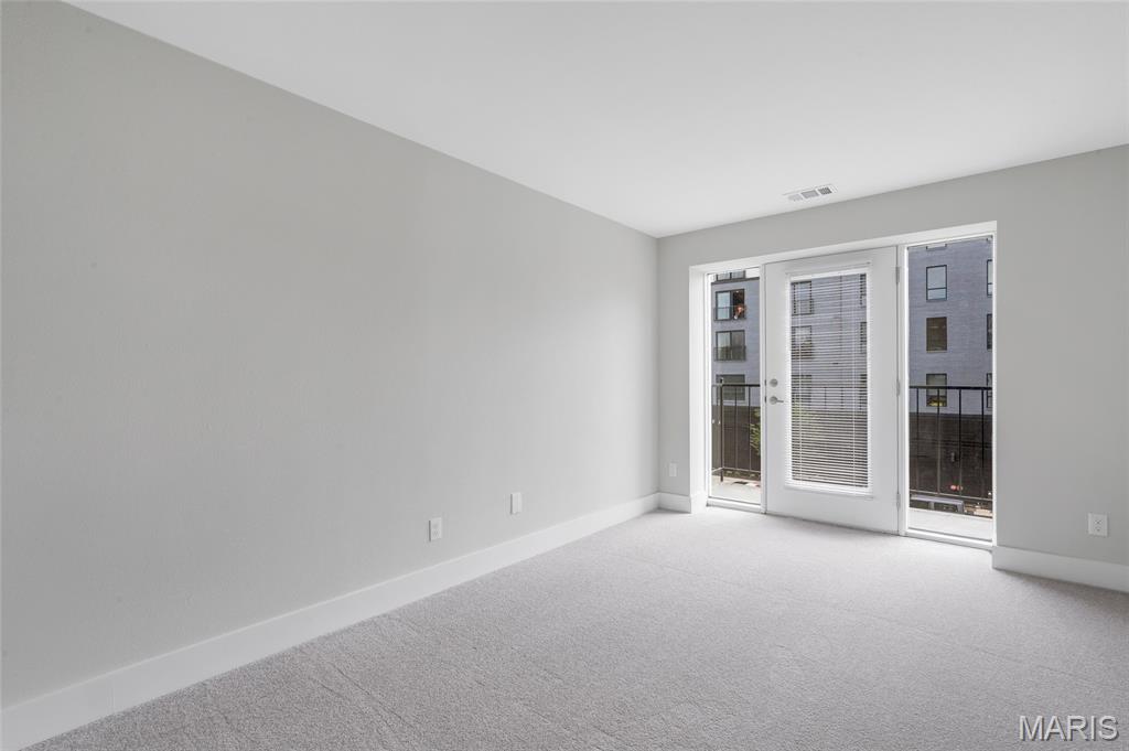 Pershing Ave Condo - Residential