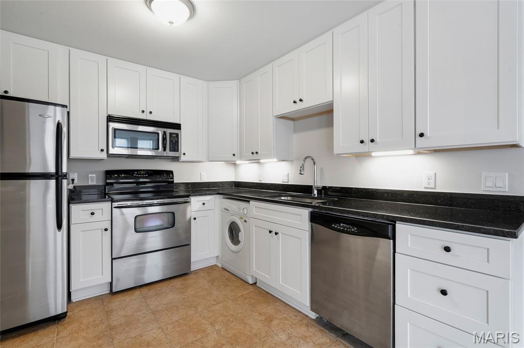 Pershing Ave Condo - Residential