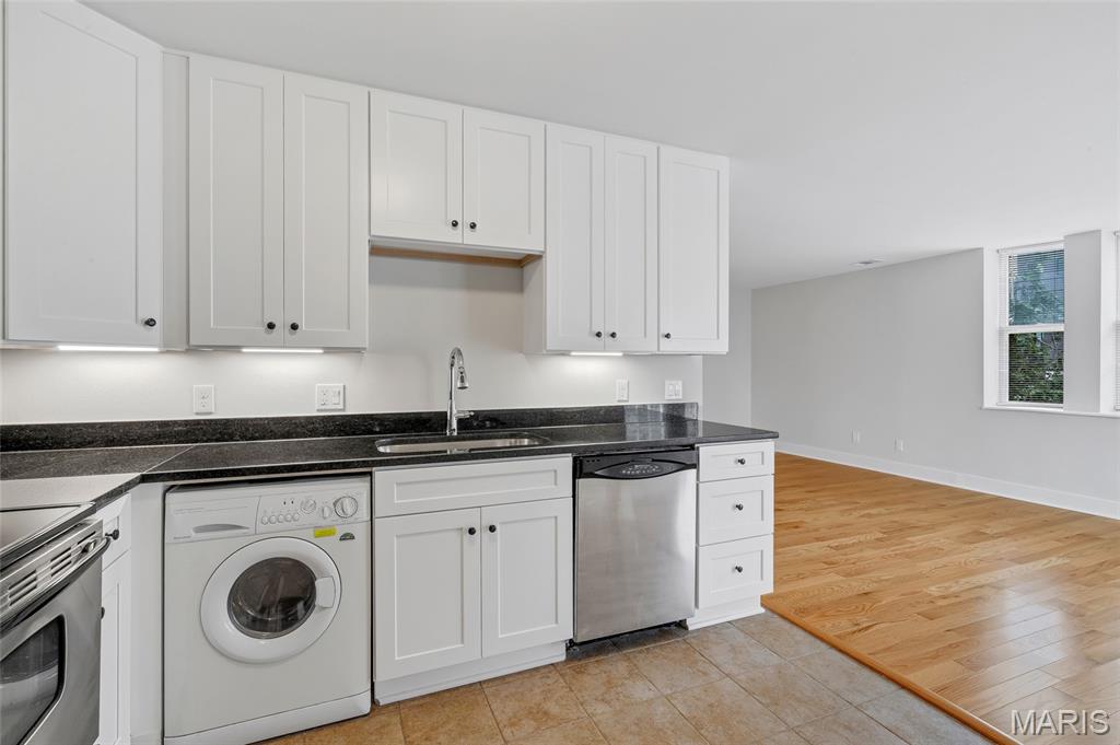 Pershing Ave Condo - Residential