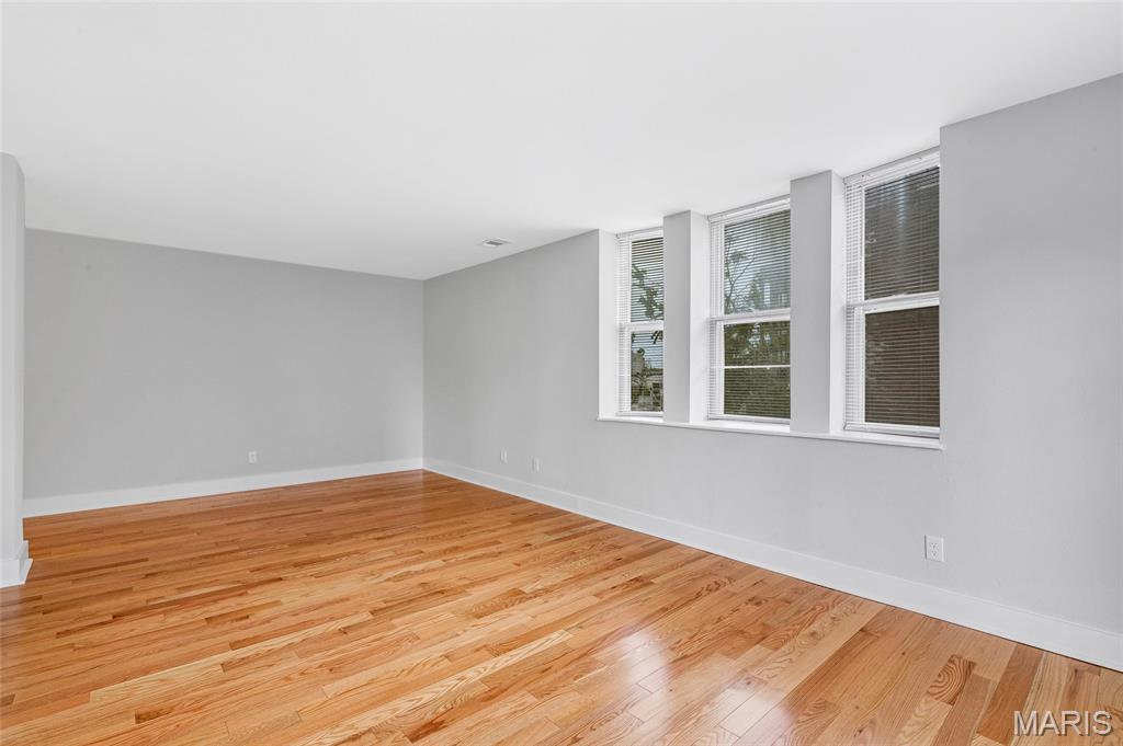 Pershing Ave Condo - Residential