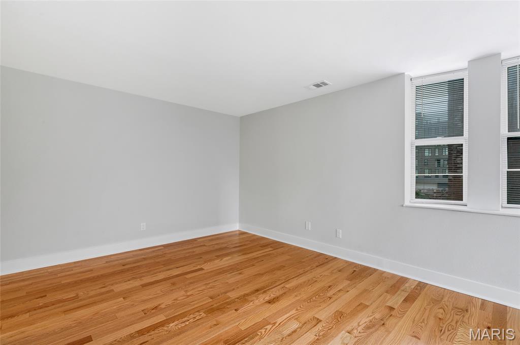 Pershing Ave Condo - Residential