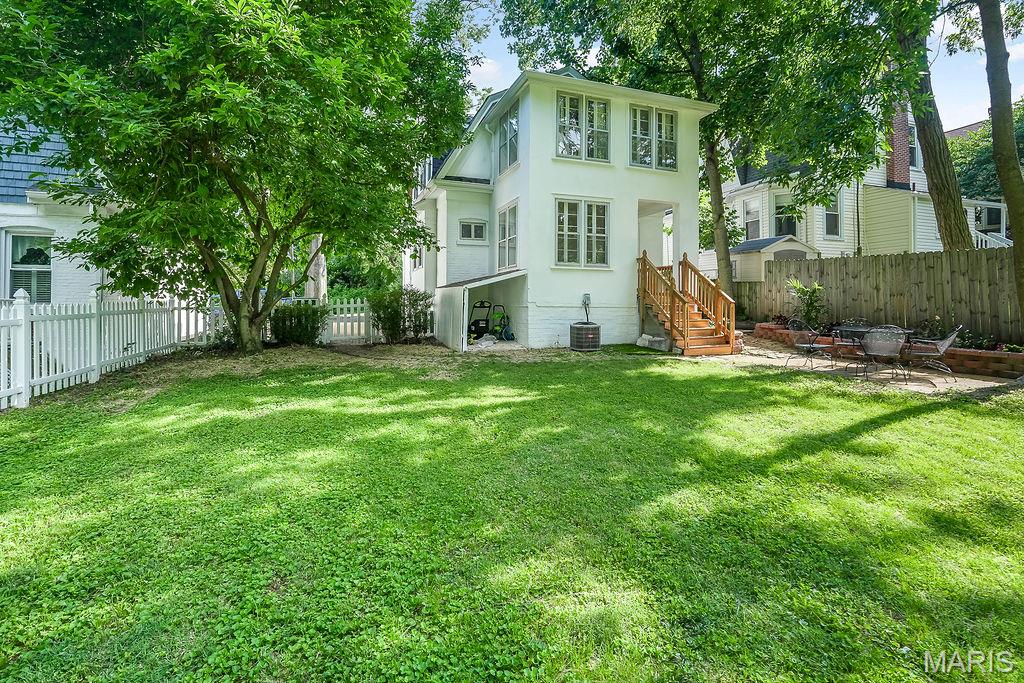 Tuxedo Park - Residential