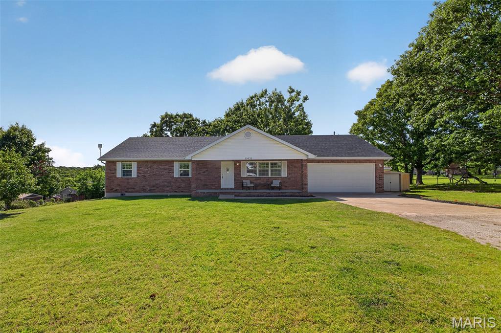 If you’ve been hunting for a home with SPACE, functionality, and everything conveniently on one level… this one deserves a serious look.
This beautifully maintained 4 bedroom, 2 bathroom home offers the kind of layout buyers are always searching for — spacious, functional, and easy everyday living all on one level.
Inside, you’ll find a large living room, a roomy kitchen/dining combo with tons of space to cook and gather, plus an additional family room featuring a cozy fireplace that practically begs for movie nights and lazy weekends. The kitchen is incredibly user-friendly with plenty of room to move around, making entertaining and daily life feel effortless.
Need extra space? You got it. Off the kitchen you’ll find a laundry/mud room leading into a bonus room that could easily be used as an office, nursery, workout room, hobby space, or even a potential 4th bedroom. Flex space for the win .
The primary suite features a large walk-in closet and an ensuite bathroom complete with double sinks, a whirlpool tub, and separate shower — aka your own little escape after a long day. The additional bedrooms are generously sized, and storage throughout the home is fantastic.
Outside, enjoy the fenced backyard, back deck, extra storage shed, and a climate-controlled 2-car garage perfect for projects, hobbies, or staying comfortable year-round.
Spacious, cozy, functional, and full of possibilities — this home is ready for its next owners. Schedule your showing before somebody else beats you to it .
