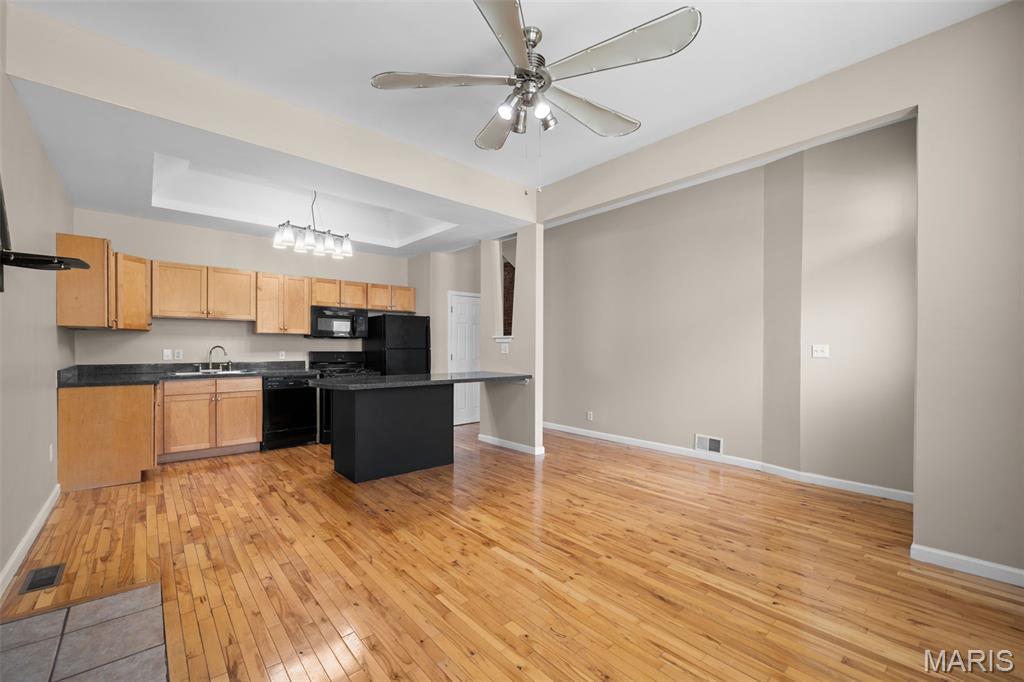 4034-4036 Laclede Condo - Residential