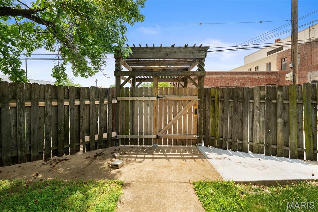 4034-4036 Laclede Condo - Residential