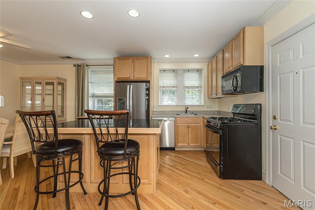 Wydown Place Condo - Residential