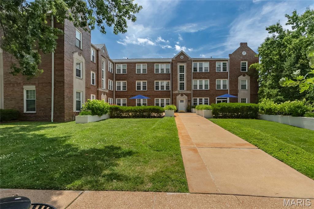 Wydown Place Condo - Residential