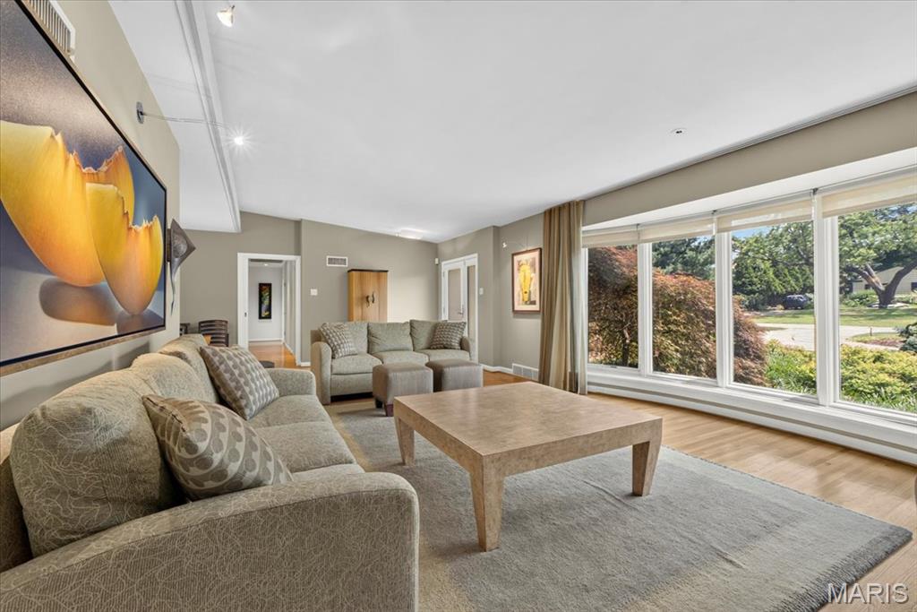 Ladue Meadows 2 - Residential