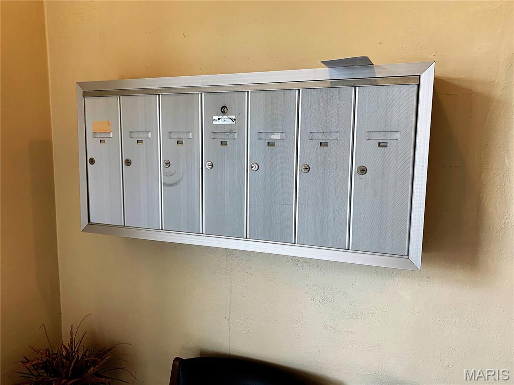 St Louis Hills Add 02 - Commercial Lease