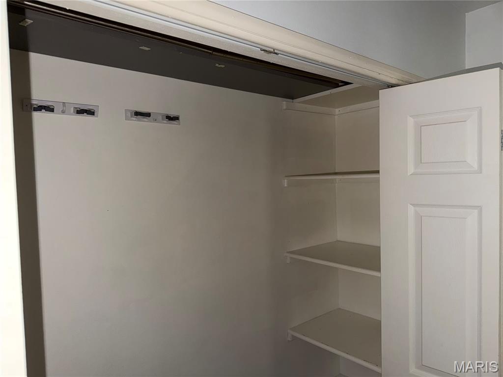 Hazelcrest Iii Condo - Residential