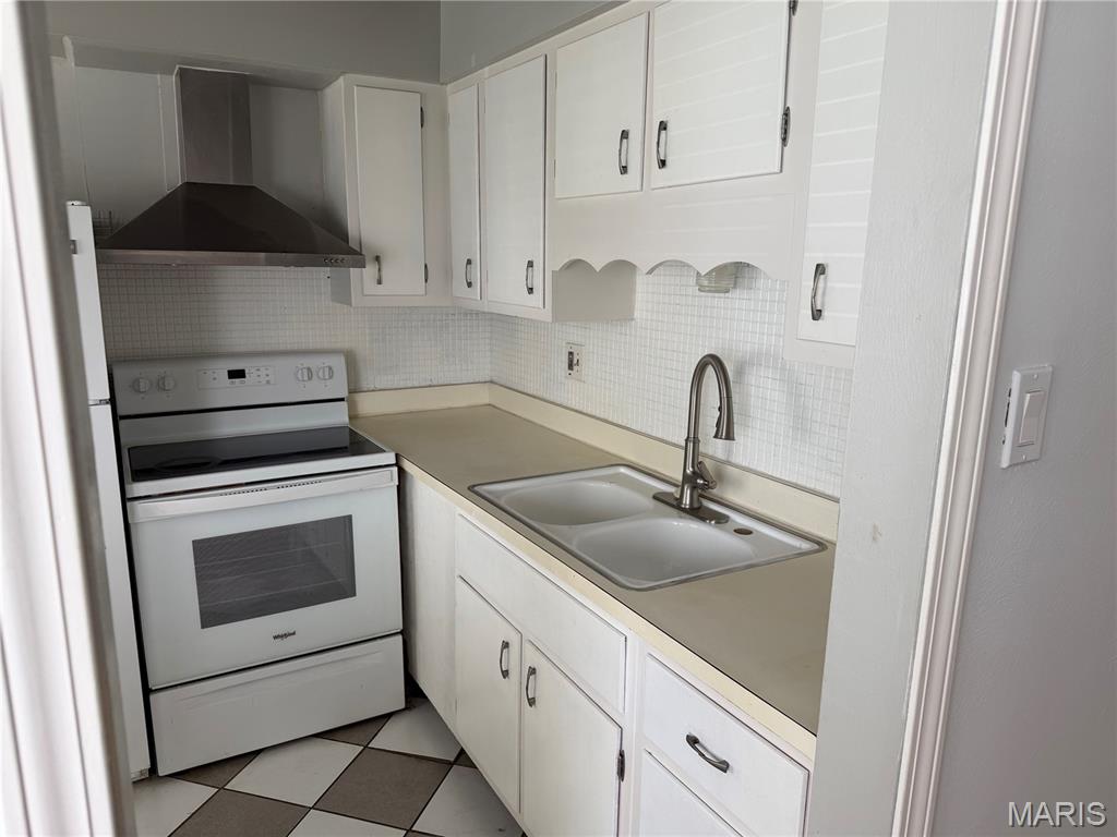 Move-in ready and affordably priced! This well-maintained 2-bedroom, 1-bath condo offers spacious bedrooms, a large living area, and a comfortable layout that's perfect for first-time buyers, downsizers, or investors. The monthly HOA fee is approximately $288 and covers all exterior maintenance, allowing for low-maintenance living while the owner is responsible for the interior of the unit. Conveniently located just minutes from Highway 70, this home provides easy access to shopping, dining, entertainment, and everything the St. Louis area has to offer. Don't miss this opportunity to own an affordable home in a great location. Schedule your private showing today—this one won't last long!