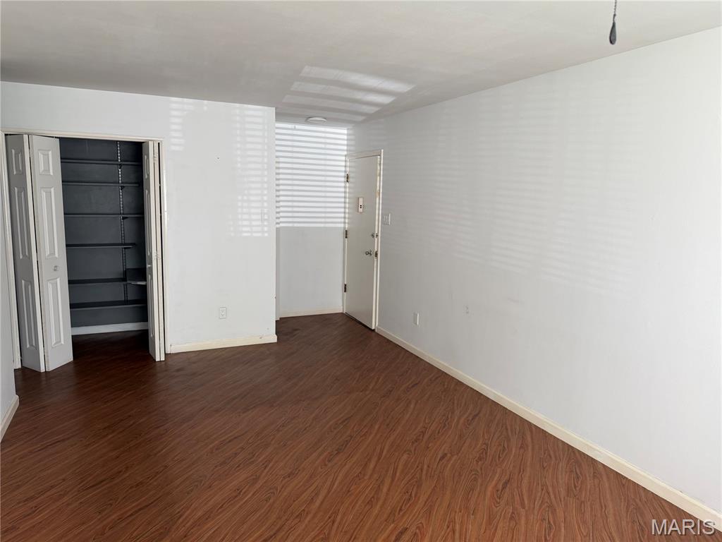 Hazelcrest Iii Condo - Residential