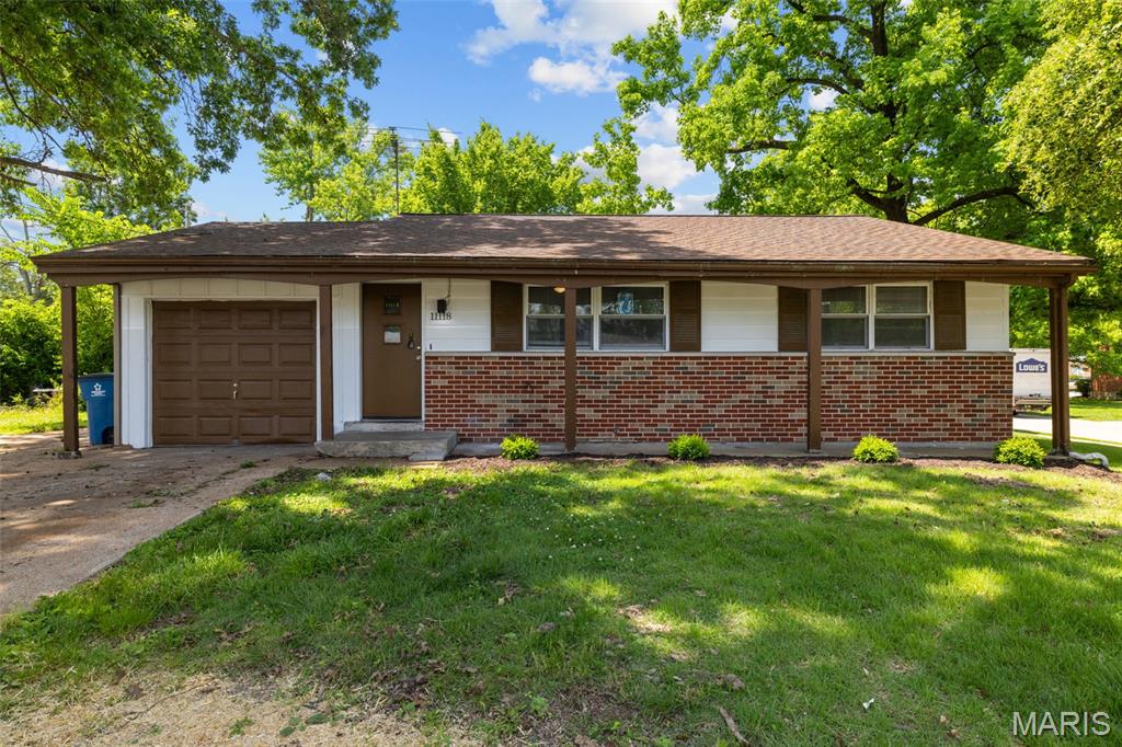 Open House Friday from 5pm to 7pm.  Unpacking Is the Only Project Left! This updated, adorable home is ready for you to move right in. Let's start in the kitchen, which features brand-new shaker cabinets, granite countertops, and new stainless steel gas stove, dishwasher, and built-in microwave — everything you need within easy reach. Just steps away is a cozy eat-in area with sliding glass doors that open onto your patio. The living room and three bedrooms feature fresh paint and beautifully refinished hardwood floors. The spa-like bathroom has been completely remodeled with a new tiled shower/tub, vanity, lighting, and commode.
This home also offers an additional 600 square feet of updated, finished living space in the lower level, divided into a main entertaining area and two versatile bonus rooms that could serve as sleeping areas, a home gym, or an office. The basement features new carpeting throughout and fresh paint. Additional updates include a new roof (October 2020), a new AC condenser and furnace (2022), and a replaced stack. There's so much to love, schedule your tour today! To view the virtual tour, please visit: https://my.360tourlink.com/55a8c29a-977c-4562-b88a-7041c2eb53b3?type=unbranded Please confirm schools.