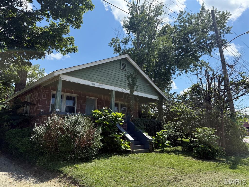 3 bed, 1.5 bath home in Arcadia with a newer roof, small partial basement and attic that could possibly be finished to increase the living area for another bedroom.  Home also features hardwood floors, covered front porch and on a corner lot. Bathroom needs to be remodeled. Being sold As-is.