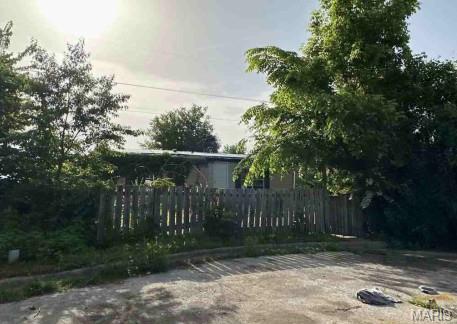 Great opportunity to own this mobile home built in 1994 and offering approximately 1,180 square feet of living space with 3 bedrooms, and 2 bathrooms, all on a nice sized lot.  BOARDED NO access to interior of any kind. Needs total rehab to make move-in ready. Auction
