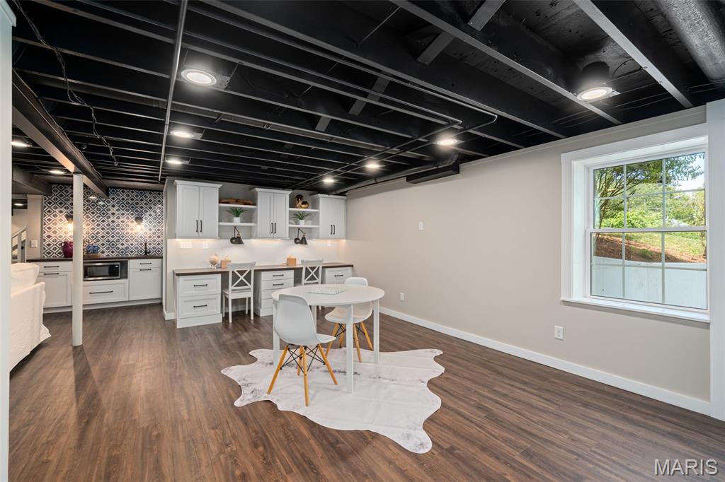 Berkley Manor 6 - Residential