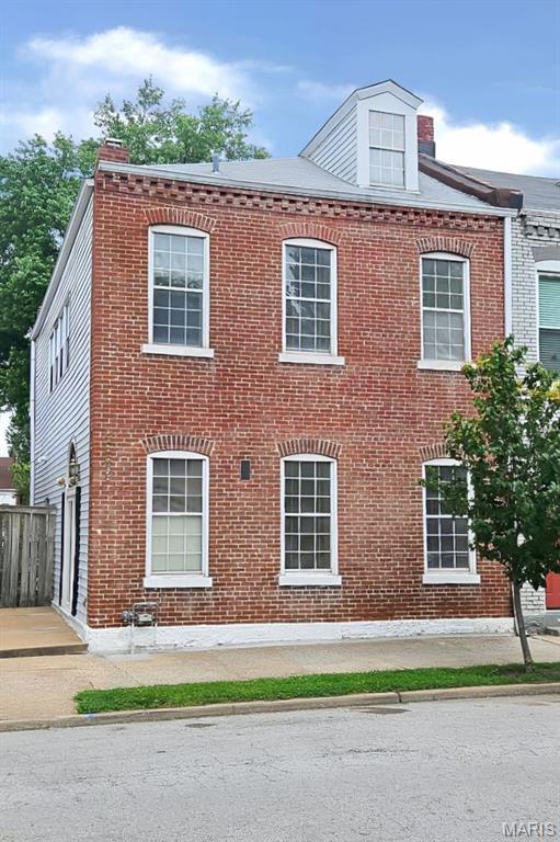 Rare opportunity in highly sought-after Benton Park! This spacious home offers over 2,800 square feet of living space plus a finished basement, providing plenty of room for a variety of uses. Featuring 2 bedrooms, 2.5 bathrooms, main-level laundry, and off-street parking, the property has great bones and is ready for its next chapter.

While the home has been well maintained, it is dated and would benefit from cosmetic updates, making it an excellent opportunity for investors, renovators, or owner-occupants looking to build equity in one of St. Louis' most desirable neighborhoods. Large rooms, generous living space, and an unbeatable location near restaurants, parks, and all that Benton Park has to offer make this a property with tremendous potential. Be sure to check out our video walk through.