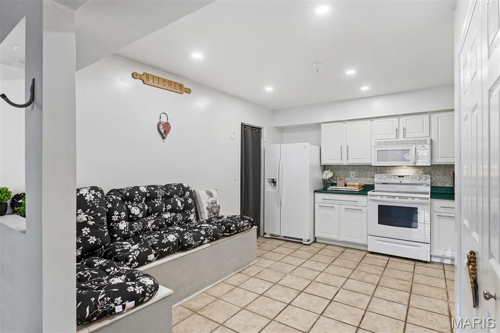 Towne Square Condo 3 - Residential